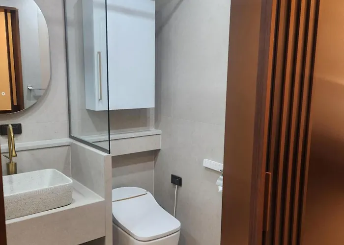 The Dh Aparthotel *